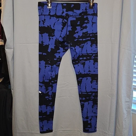 G270. ALO AirBrush Leggings in Electric Blue/Black - Size M - Picture 3 of 8